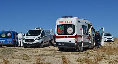 Afyonkarahisar'da yanmış otomobilde 2 erkek cesedi bulunmasıyla ilgili 3 gözaltı