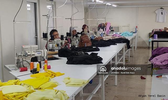 Bayat'ta tekstil kursunu tamamlayan 25 kadın işe başladı
