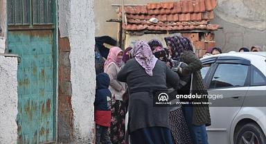 Denizli'de eşi tarafından öldürülen genç kadının cenazesi Afyonkarahisar'da toprağa verildi