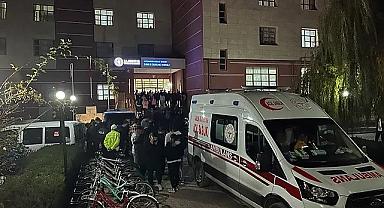 DEPREM ANINDA ÇÖK-KAPAN HAYATA TUTUN