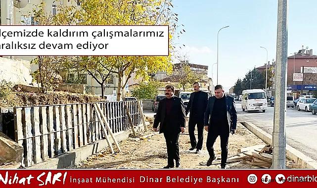 Dinar İlçesinde kaldırım çalışmaları devam ediyor