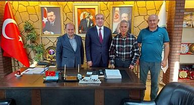 GAZETECİLERDEN BAŞKAN DR. MUSTAFA ÇÖL’E ZİYARET