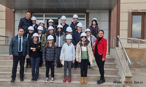 GİRNE KOLEJİ ÖĞRENCİLERİNDEN KATI ATIK BERTARAF TESİSİNE ZİYARET