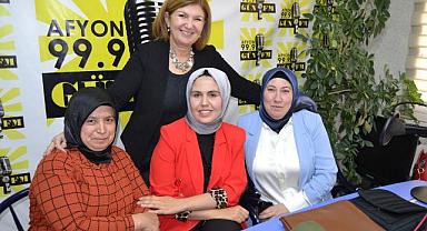 “Kadın isterse hem beşiğini, hem dünyayı sallar”