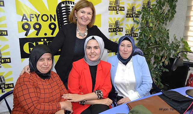 “Kadın isterse hem beşiğini, hem dünyayı sallar”