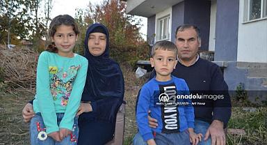 Karanlık dünyalarını sevgileriyle aydınlatıyorlar