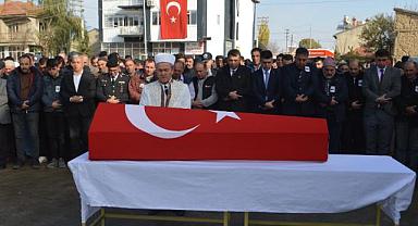 Sivas'ta trafik kazasında hayatını kaybeden uzman çavuşun cenazesi Afyonkarahisar'da defnedildi