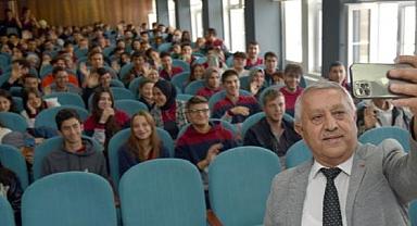 ZEYBEK BAŞKAN GENÇLERLE BULUŞTU