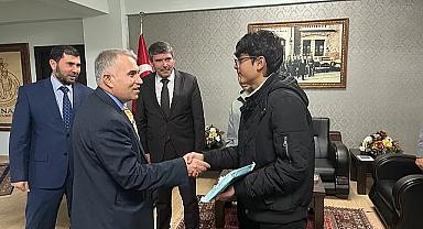 AFYON'DA DERECEYE GİREN HAFIZLARIMIZA HEDİYELERİNİ KAYMAKAM VERDİ