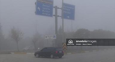 Afyonkarahisar'da sis etkili oluyor
