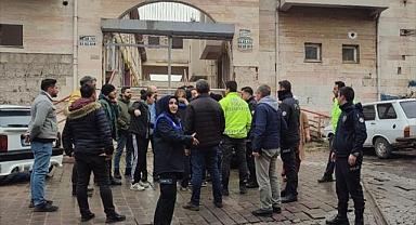 Afyonkarahisar'da yıkım çalışmasında tarafların tartışmasına polis müdahale etti