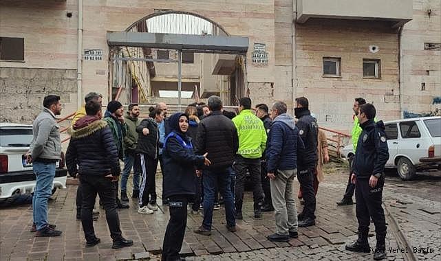 Afyonkarahisar'da yıkım çalışmasında tarafların tartışmasına polis müdahale etti