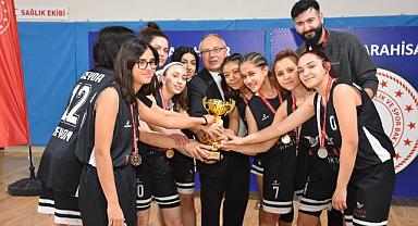 Basketbol Genç Kızlarda Şampiyon Limit Anadolu Lisesi oldu