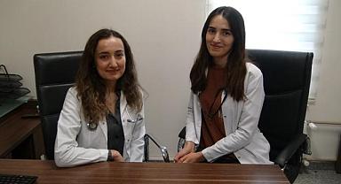 Doktor kardeşler memleketlerinde hizmet vermekten mutluluk duyuyor