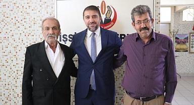 Dr. Ersan Özgür, İşsizler Derneği'ni ziyaret etti