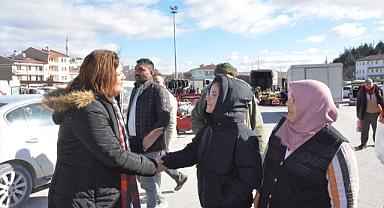 Köksal, İscehisar ilçe pazarında vatandaşlarla bir araya geldi