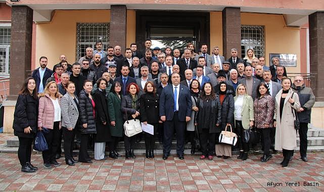 Muhammet Mısırlıoğlu ve il yönetimi mazbatalarını aldı.