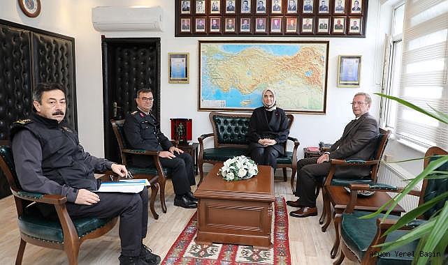 Öğle Yemeğinde Anlamlı Buluşma