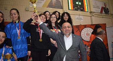 Okul Sporları Gençler Badminton müsabakaları tamamlandı