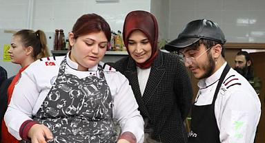 Vali Doç. Dr. Kübra Güran Yiğitbaşı Aşçılık Atölyesi'ni Ziyaret Etti.