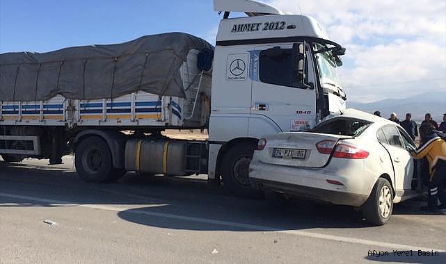 Afyonkarahisar'da tırla çarpışan otomobilin sürücüsü öldü