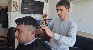 Afyonkarahisarlı genç muhtar mahallesine hizmet için çalışıyor