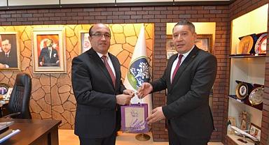 VEYSEL TOPÇU'DAN BELEDİYE BAŞKANI DR. MUSTAFA ÇÖL'E ZİYARET