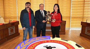 DÜNYA ŞAMPİYONU SPORCU, SERTESER'İ ZİYARET ETTİ