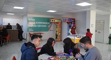 Gençler ve Çocuklardan Emirdağ Belediyesi Gençlik Merkezi Kurslarına Yoğun İlgi