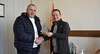 İş Adamı Halil Alimoğlu İscehisar Meslek Yüksek Okuluna Cihaz Desteği sağladı.