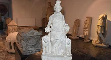 Kibele'nin heykeli, yeni yapılan 