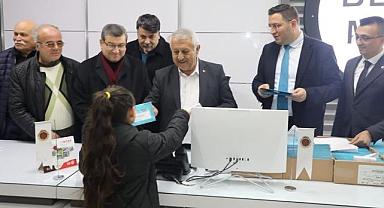 ÖĞRENCİ DOSTU BAŞKAN´DAN BURS YARDIMI 