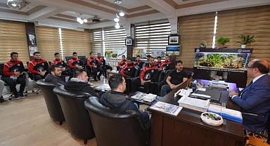 SANDIKLI KUMALAR SPOR’DAN BAŞKAN DR. MUSTAFA ÇÖL’E ZİYARET