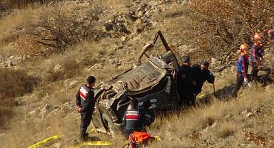 Uçurumdan düşen hafif ticari araçtaki kişi öldü