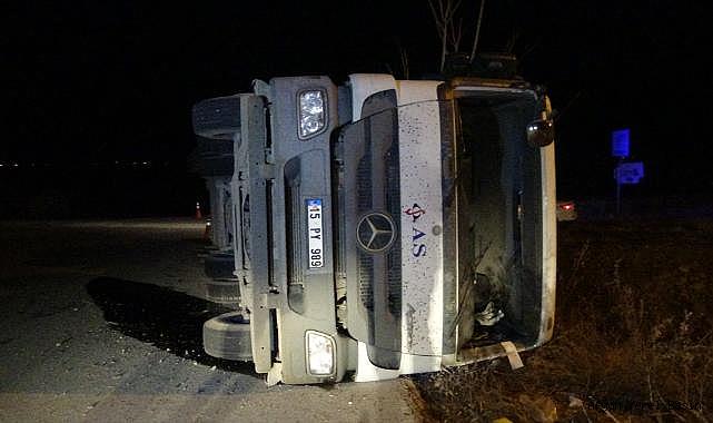 Afyonkarahisar'da devrilen kamyonun sürücüsü yaralandı