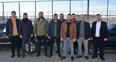 Afyonkarahisar Ülkü Ocakları İl Başkanı Diler, depremzedeleri ziyaret etti