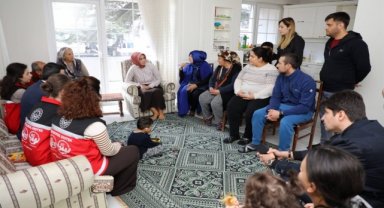 Afyonkarahisar Valisi Yiğitbaşı, depremzede aileleri ziyaret etti