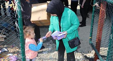 AK Parti Afyonkarahisar teşkilatları Hatay’da yaralara merhem oluyor