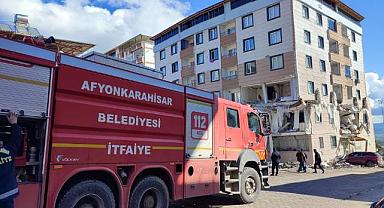 ANNE VE BEBEĞİ ENKAZDAN SAĞ KURTARILDI