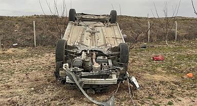 Bolvadin'de devrilen otomobilin sürücüsü yaralandı