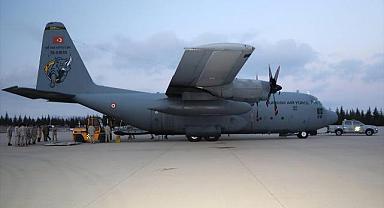  Deprem bölgesine askeri kargo uçağıyla yaklaşık 30 ton yardım malzemesi gönderildi