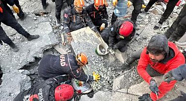 Depremin 62 saatinde enkazdan sağ salim kurtarıldı