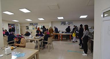 DEPREMZEDE KARDEŞLERİMİZİ YALNIZ BIRAKMIYORUZ