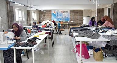 DEPREMZEDELER İÇİN MAKİNE BAŞINA GEÇTİLER