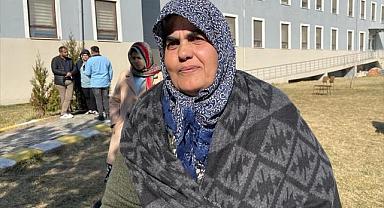 Hatay'da enkazdan kurtarılan kadın yaşadıklarını anlattı