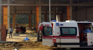 Manisa'da çatıdan düşen işçi hayatını kaybetti