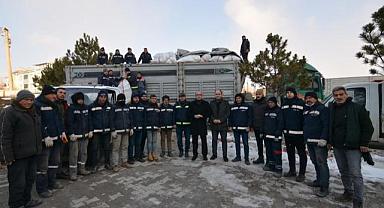 SANDIKLIDAN 4 GÜNDE 50 ARAÇLIK YARDIM KANVOYU DEPREM BÖLGESİNE UĞURLANDI