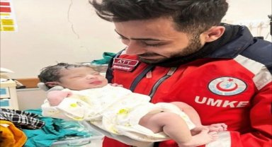 UMKE üyeleri, bir kişiyi daha hayatta tutmak için fedakarca çalıştı