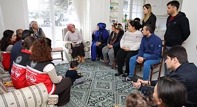 Vali Yiğitbaşı Depremzede Aileleri Ziyaret Etti.