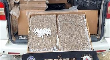 Afyonkarahisar'da 320 bin filtreli sigara kağıdıyla yakalanan 2 sürücü tutuklandı